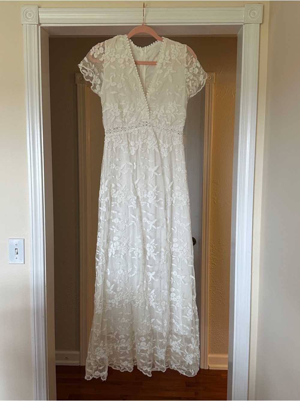 Elegant White Floral Lace Maxi Dress
